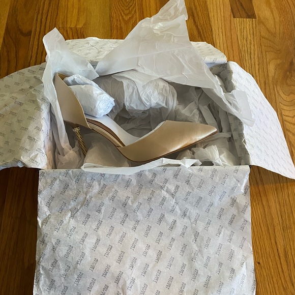 Badgley Mischka Ozara II Crystal Heel Pump - Picture 6 of 9